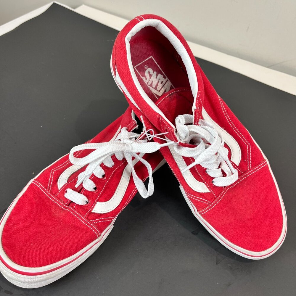 Women's Red Old Skool Van's Canvas tie sneakers, Size 8.5 US, 40 EU